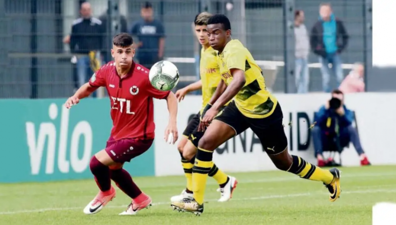  穆科科刷新纪录，16岁天才成最年轻进球者  